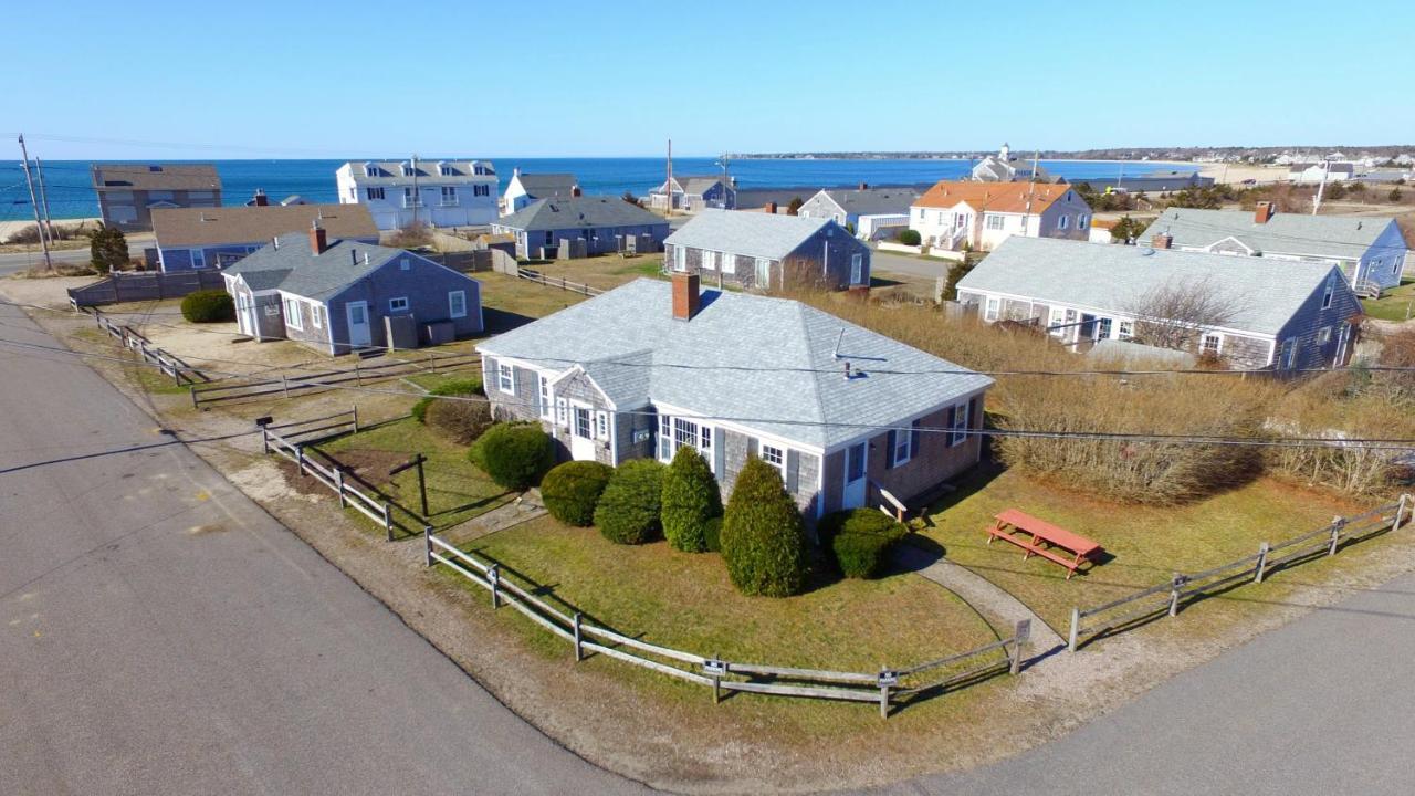 Modern Cape Cod Cottage Walk To Craigville Beach Centerville Esterno foto